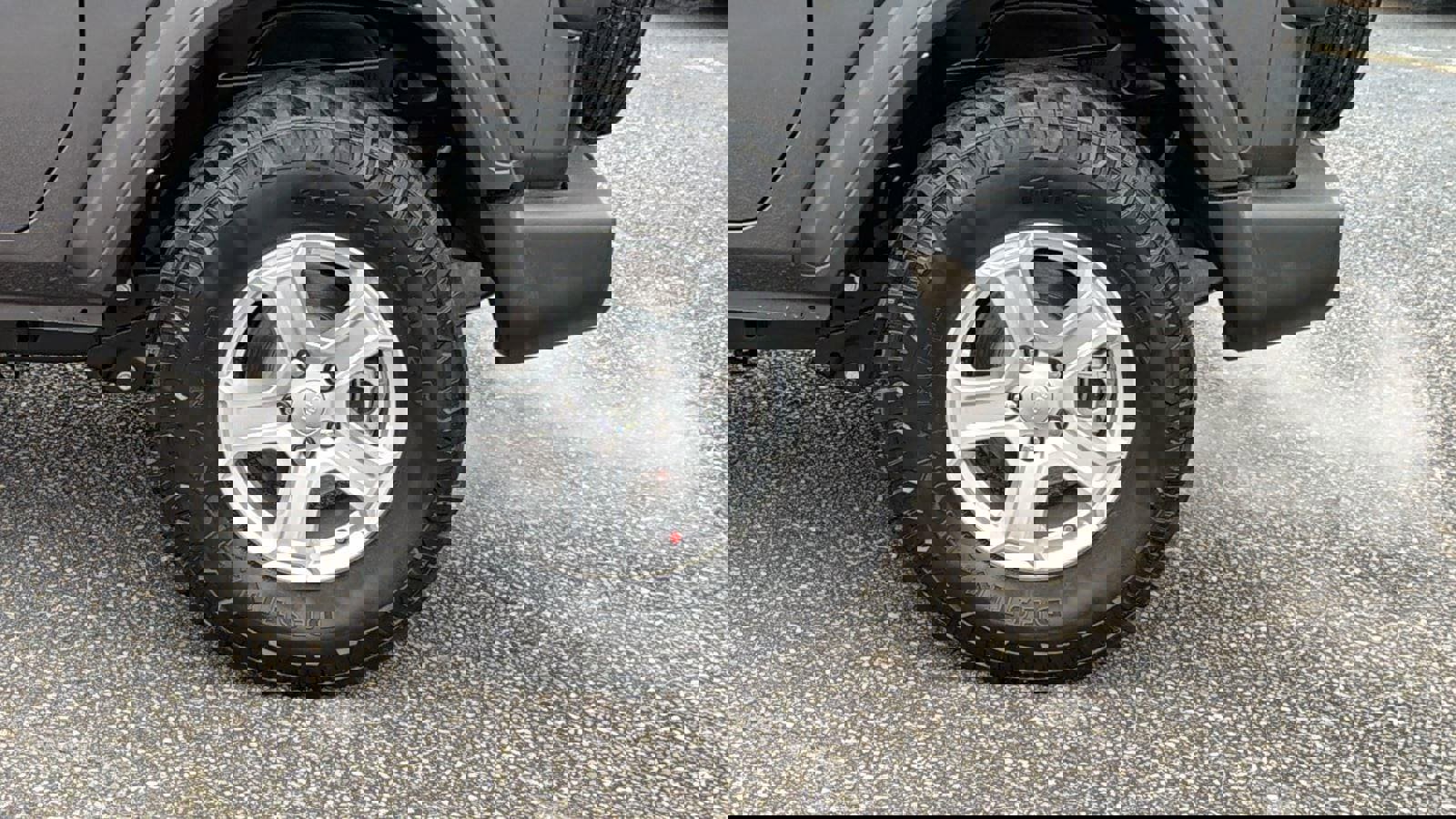 Used 2023 Jeep Wrangler Sport S image 9