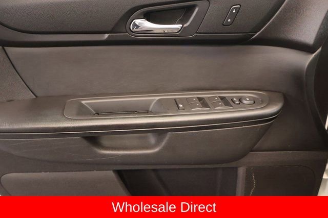 Used 2013 Chevrolet Traverse LT image 9