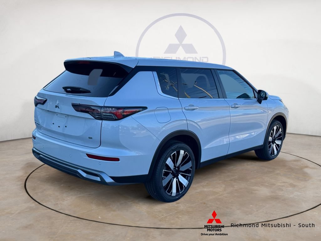 New 2026 Mitsubishi Outlander SE AWD/4WD image 3