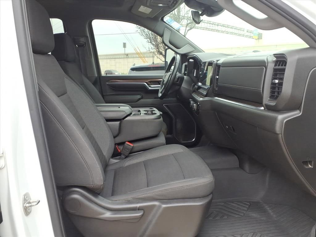 Used 2024 Chevrolet Silverado 2500 LT image 17