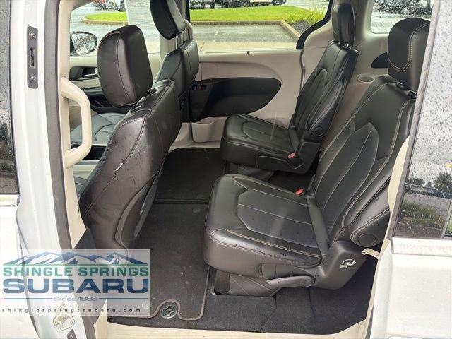 Used 2024 Chrysler Pacifica Touring-L FWD image 25