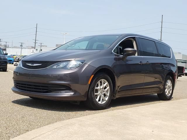 Used 2017 Chrysler Pacifica Touring FWD image 9
