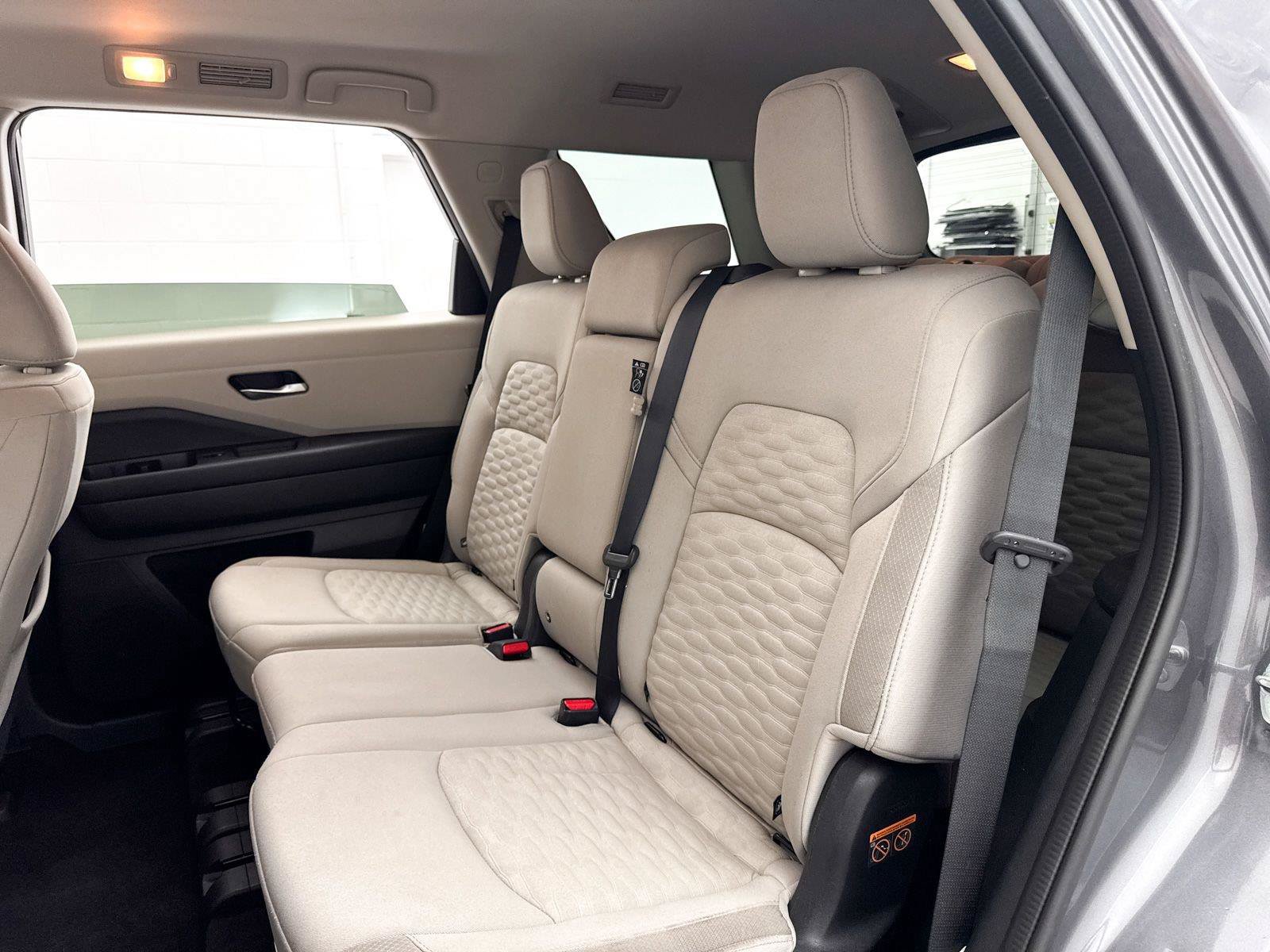 Used 2022 Nissan Pathfinder SV FWD image 29