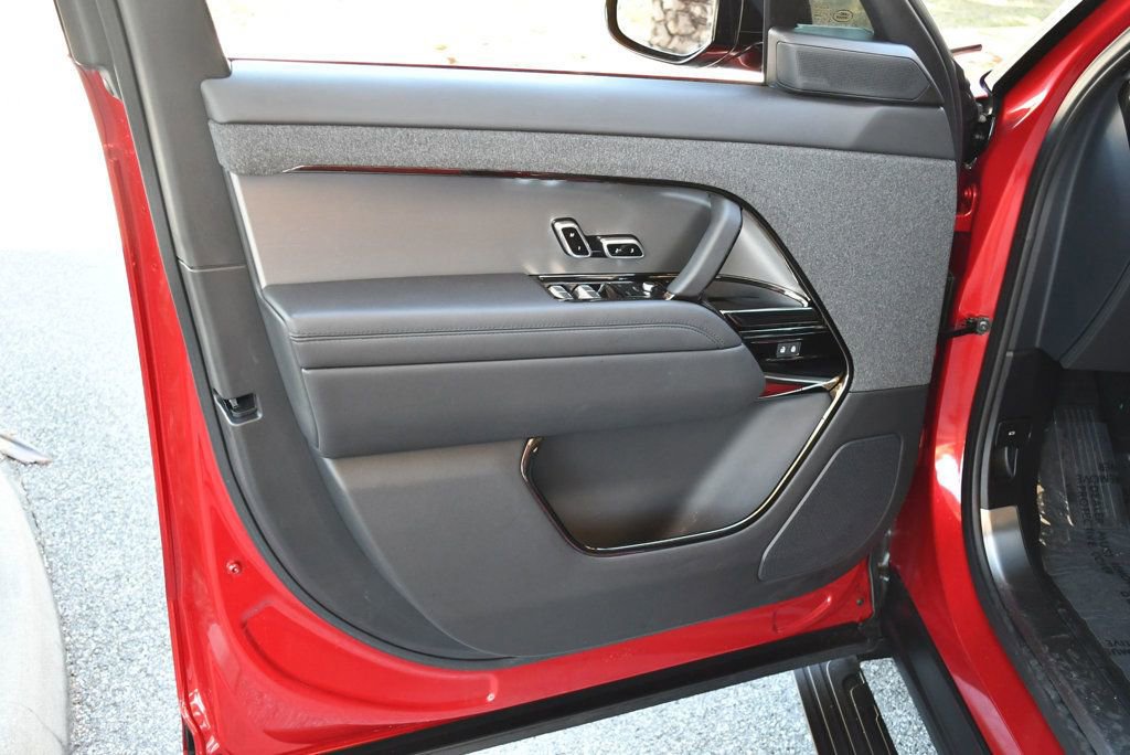 Used 2024 Land Rover Range Rover Sport Dynamic SE image 10