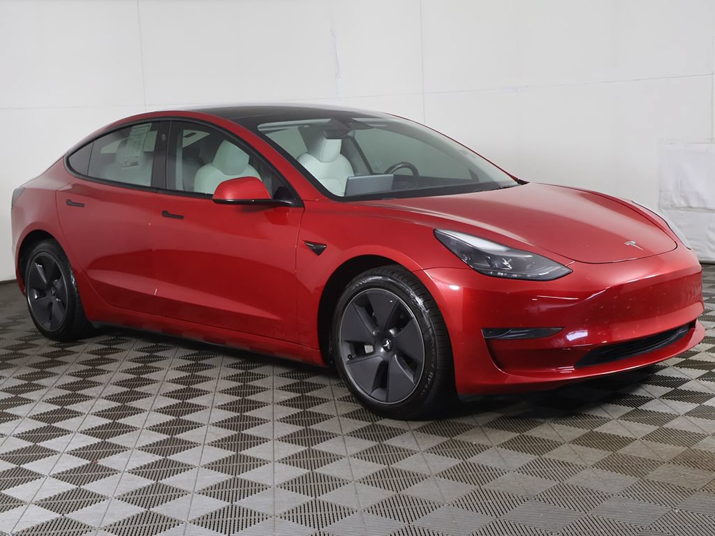 Used 2023 Tesla Model 3 Standard Range RWD image 2