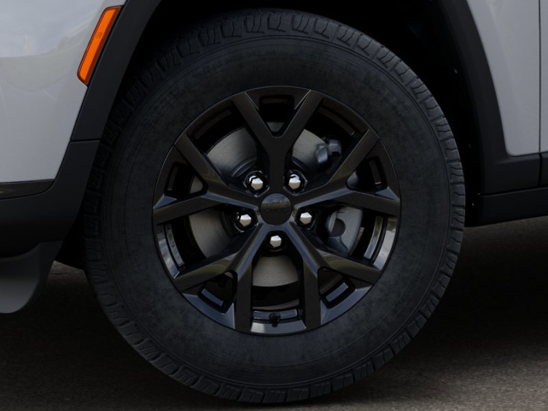 New 2025 Jeep Grand Cherokee L Laredo image 8
