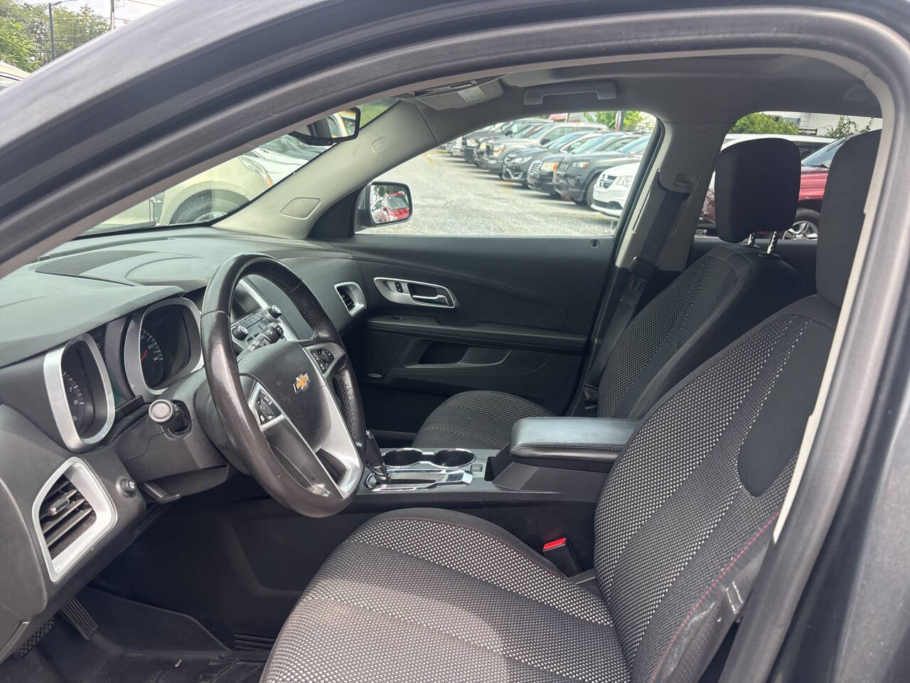 Used 2017 Chevrolet Equinox LT AWD/4WD image 10