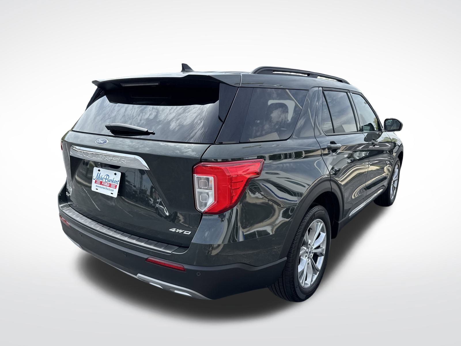 Used 2022 Ford Explorer XLT w/ Equipment Group 202A image 10