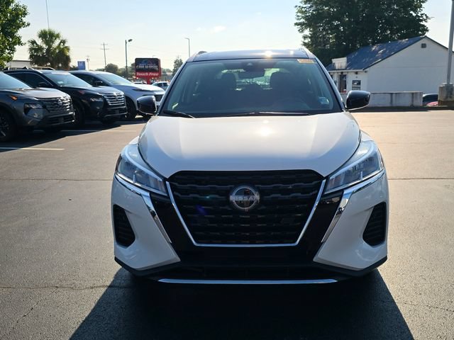 Certified 2024 Nissan Kicks SV w/ Interior Electronics Package FWD image 9