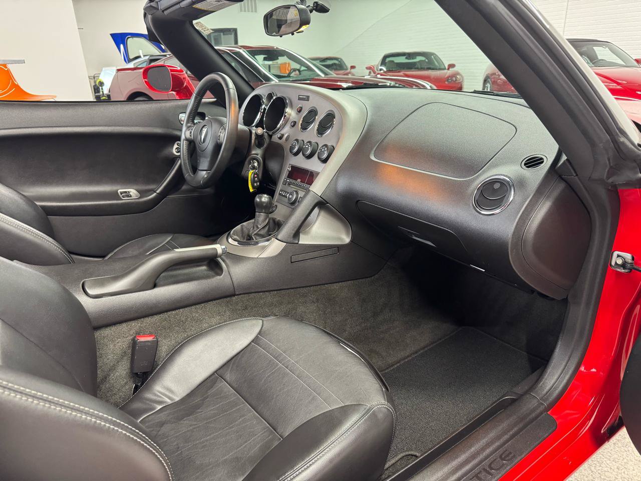Used 2007 Pontiac Solstice Convertible w/ Premium Package RWD image 45