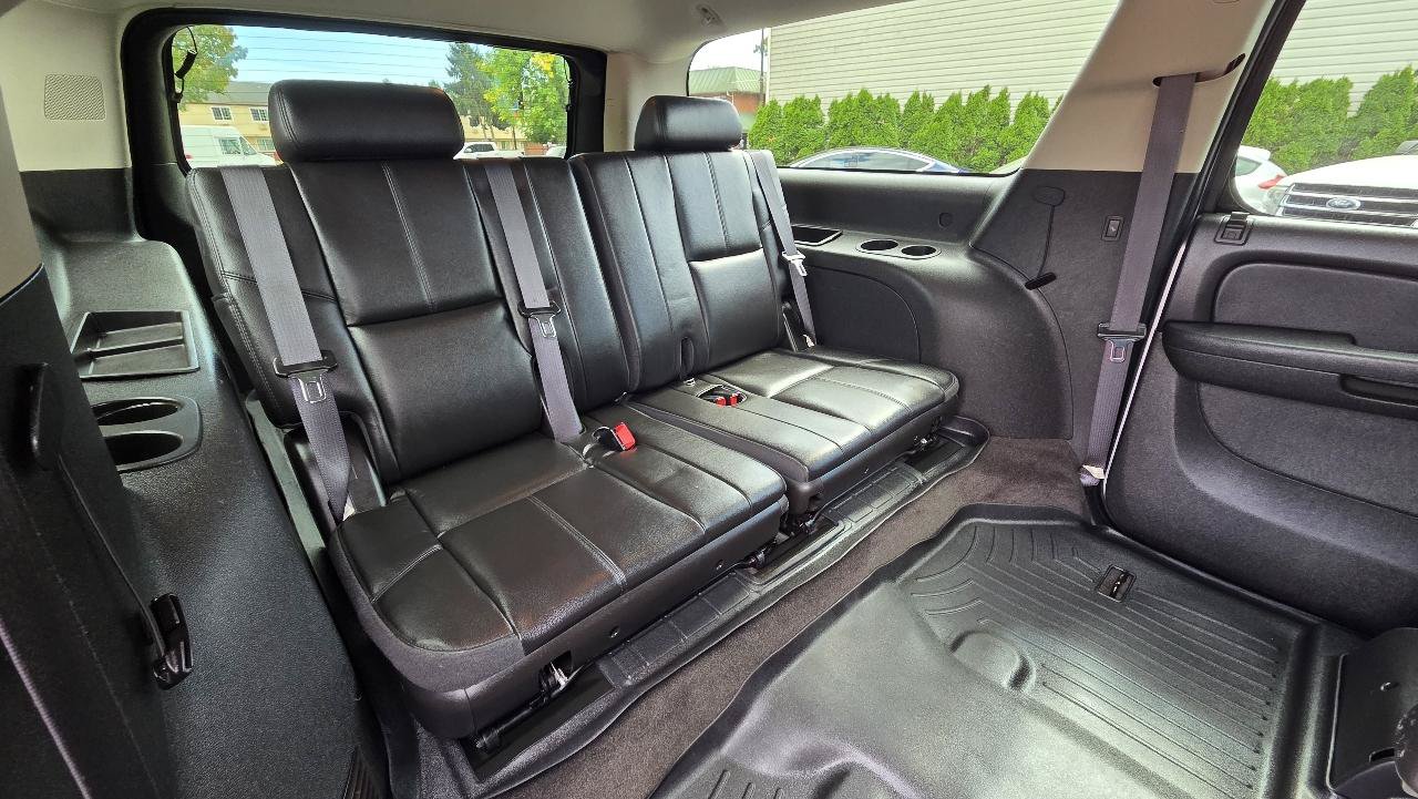 Used 2012 Chevrolet Suburban LT w/ Luxury Package AWD/4WD image 17