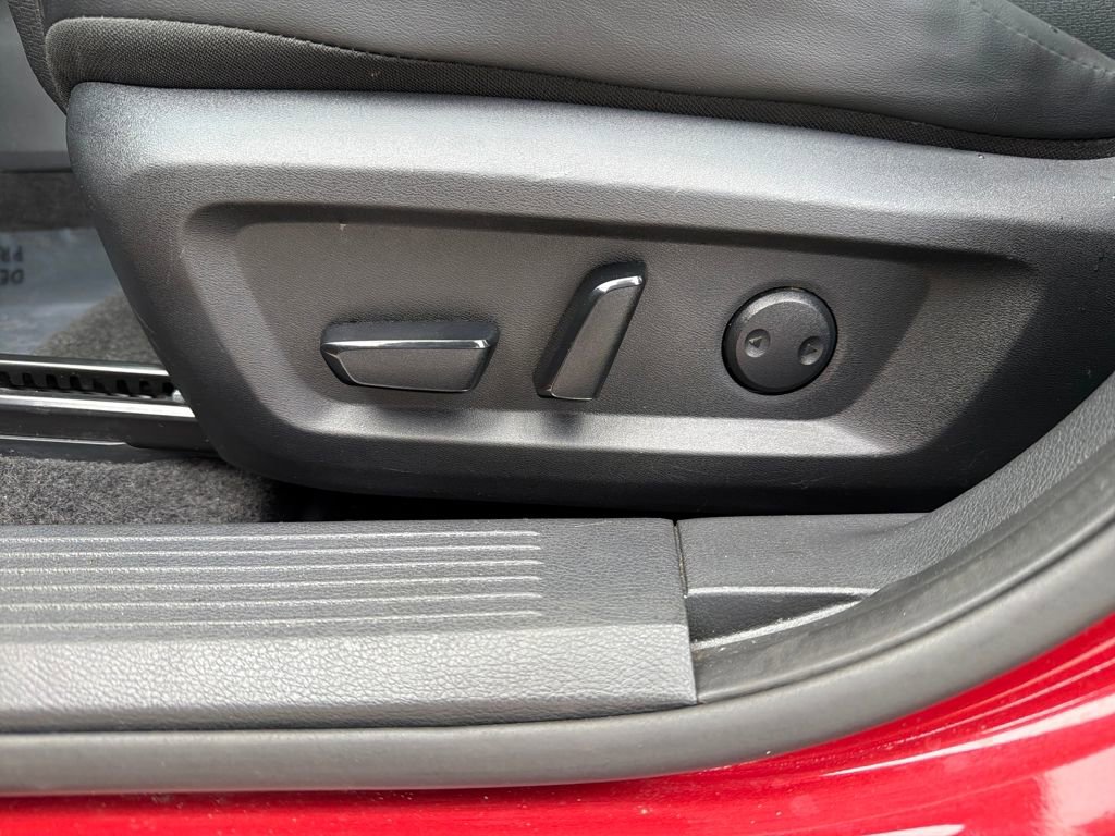 Used 2024 Nissan Rogue SV w/ SV Premium Package image 16