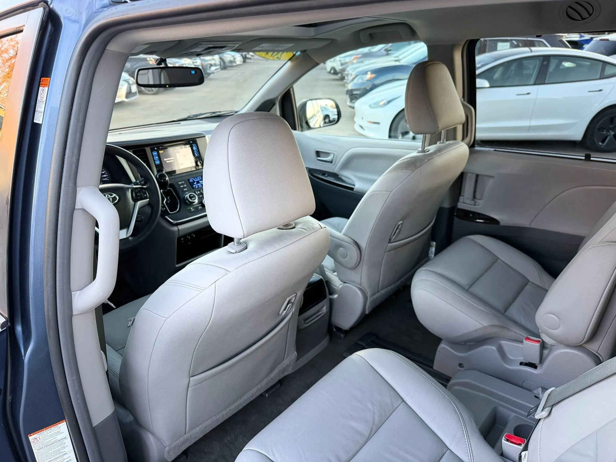 Used 2017 Toyota Sienna XLE w/ XLE Navigation Package FWD image 15