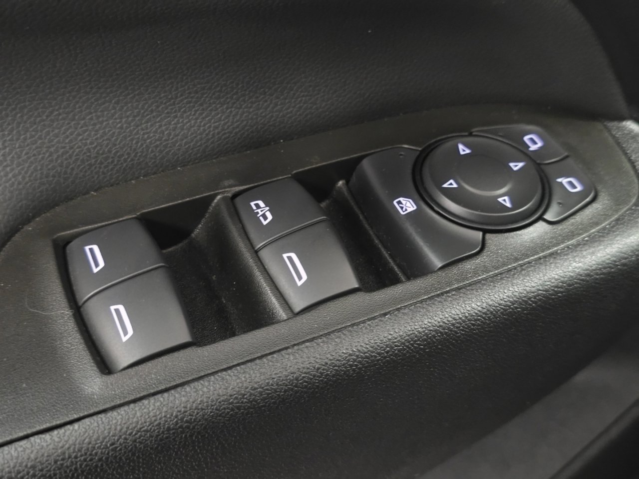 Used 2023 Chevrolet Equinox LT image 22