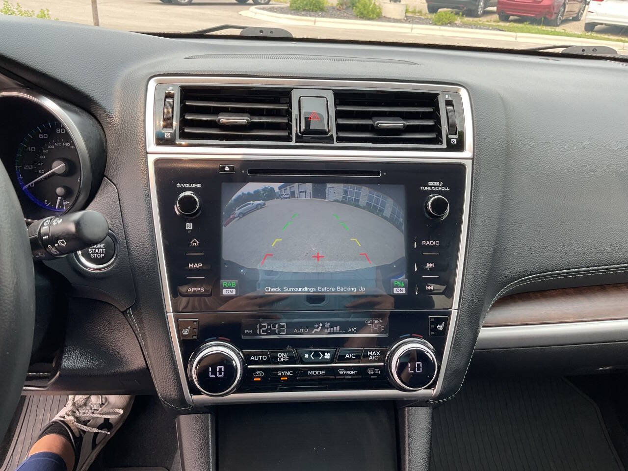 Used 2018 Subaru Outback 3.6R Limited AWD/4WD image 22