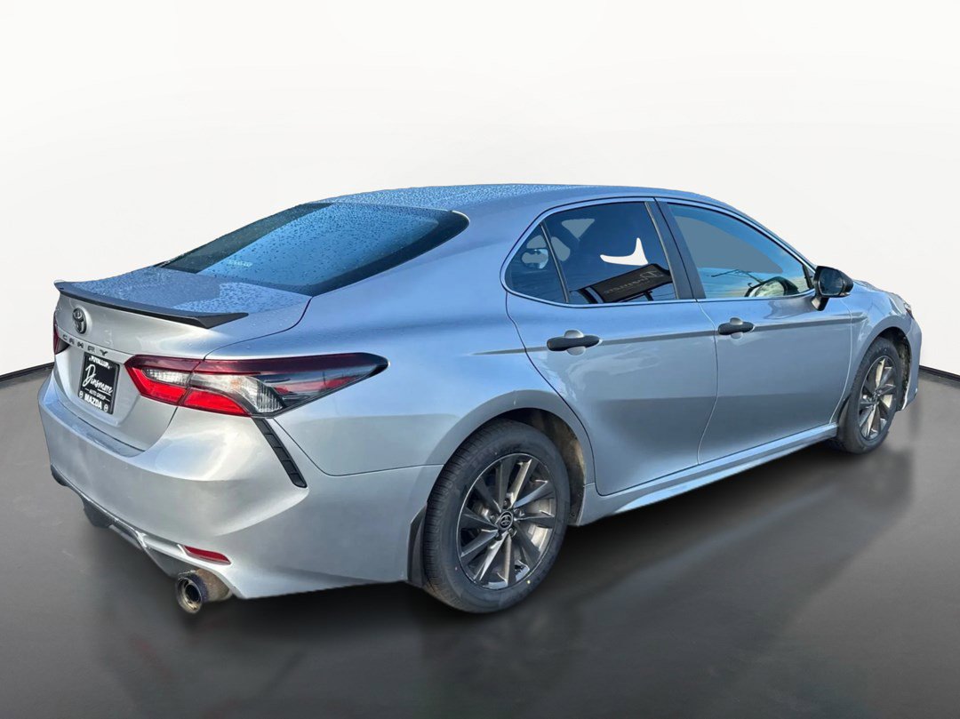 Used 2021 Toyota Camry SE FWD image 3