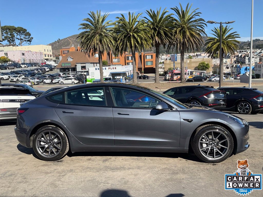 Used 2023 Tesla Model 3 Standard Range RWD image 3