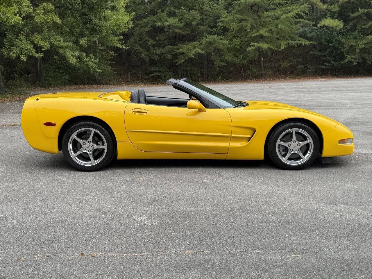 Used 2002 Chevrolet Corvette Convertible w/ Preferred Equipment Group2 RWD image 5