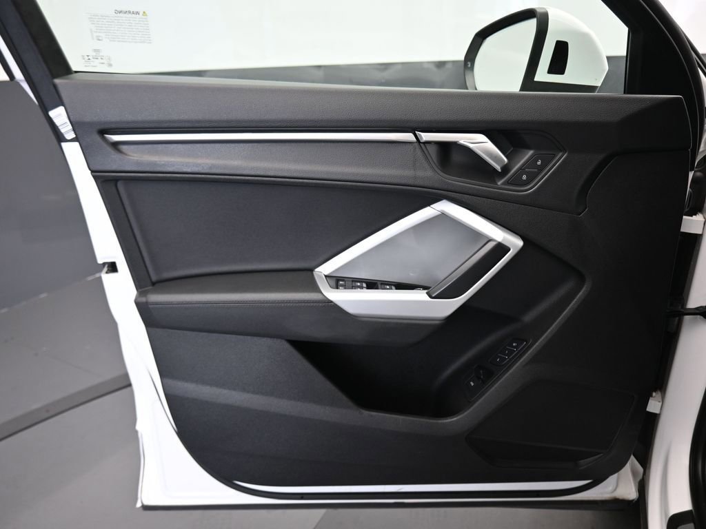 Used 2023 Audi Q3 2.0T Premium image 9