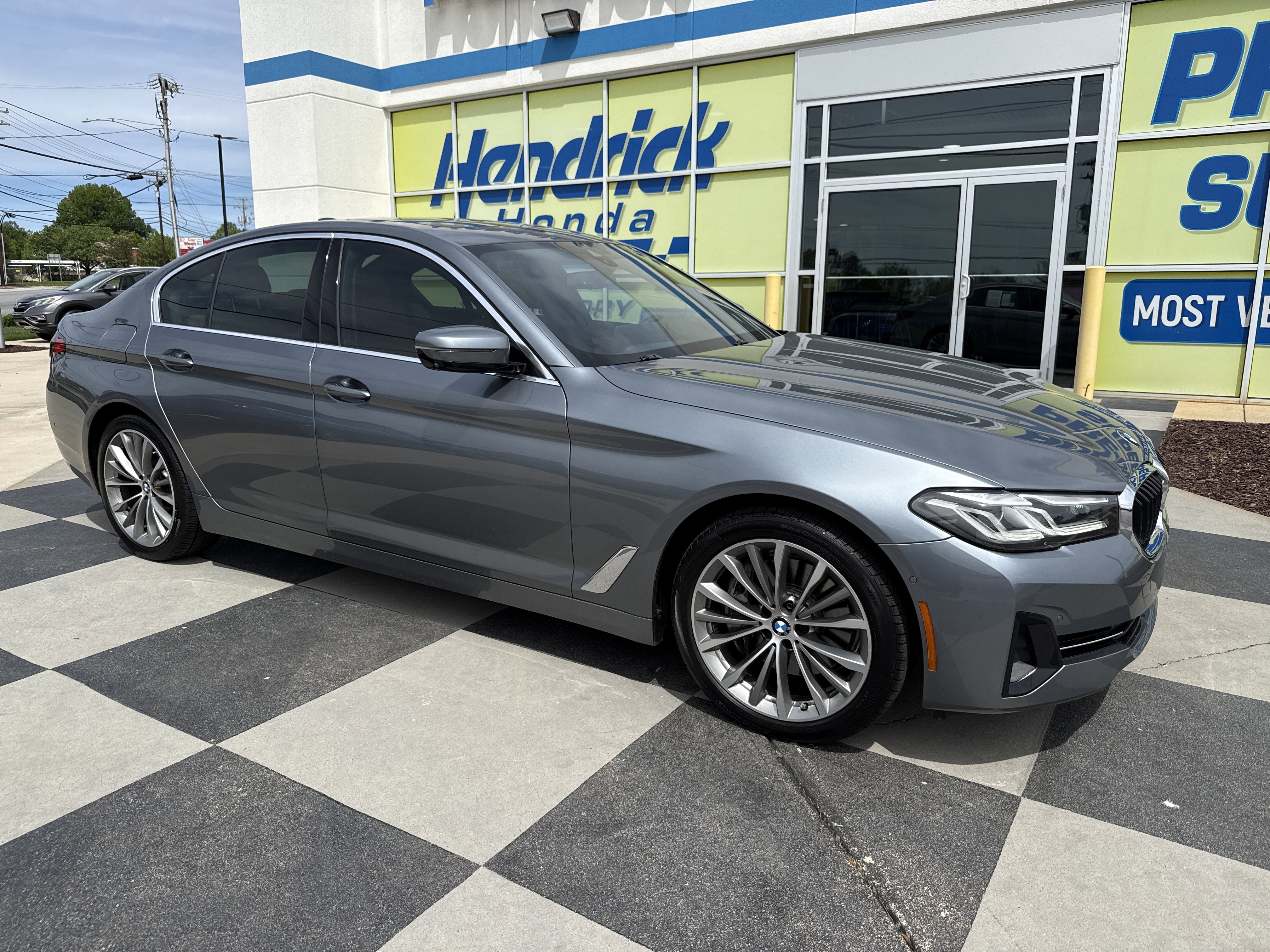 Used 2021 BMW 540i w/ Premium Package image 2