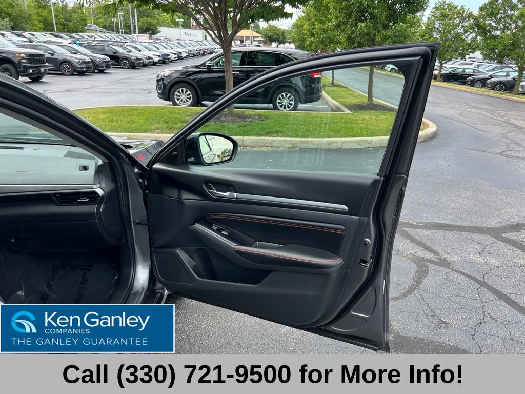 Used 2023 Nissan Altima 2.5 SR AWD/4WD image 54