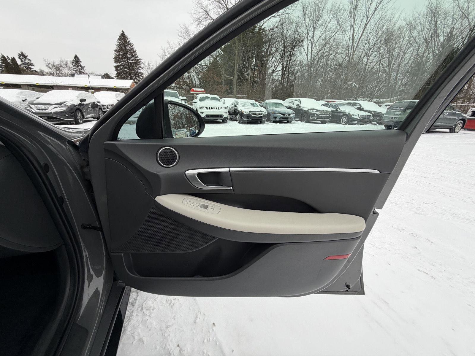 Used 2022 Hyundai Sonata SEL w/ Convenience Package image 23