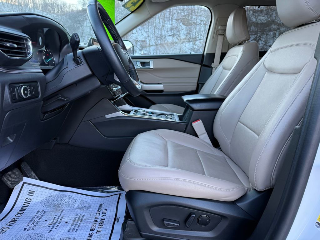 Used 2023 Ford Explorer Limited AWD/4WD image 21