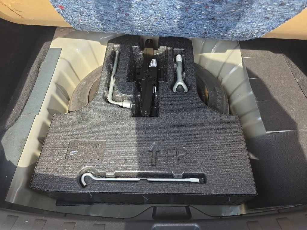 Used 2021 Nissan Kicks SR w/ Interior Electronics Package image 43