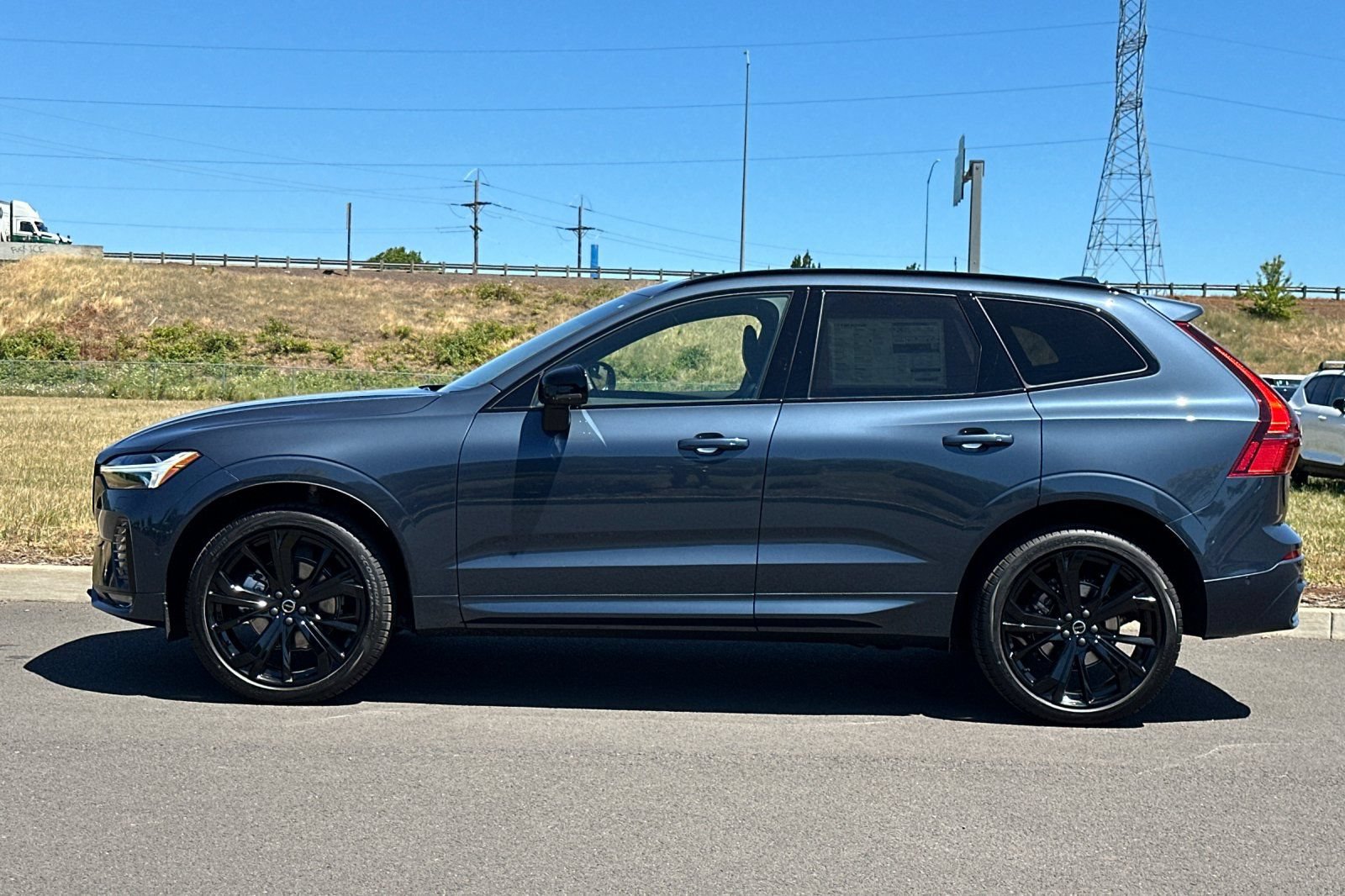 New 2026 Volvo XC60 B5 Ultra w/ Climate Package AWD/4WD image 6