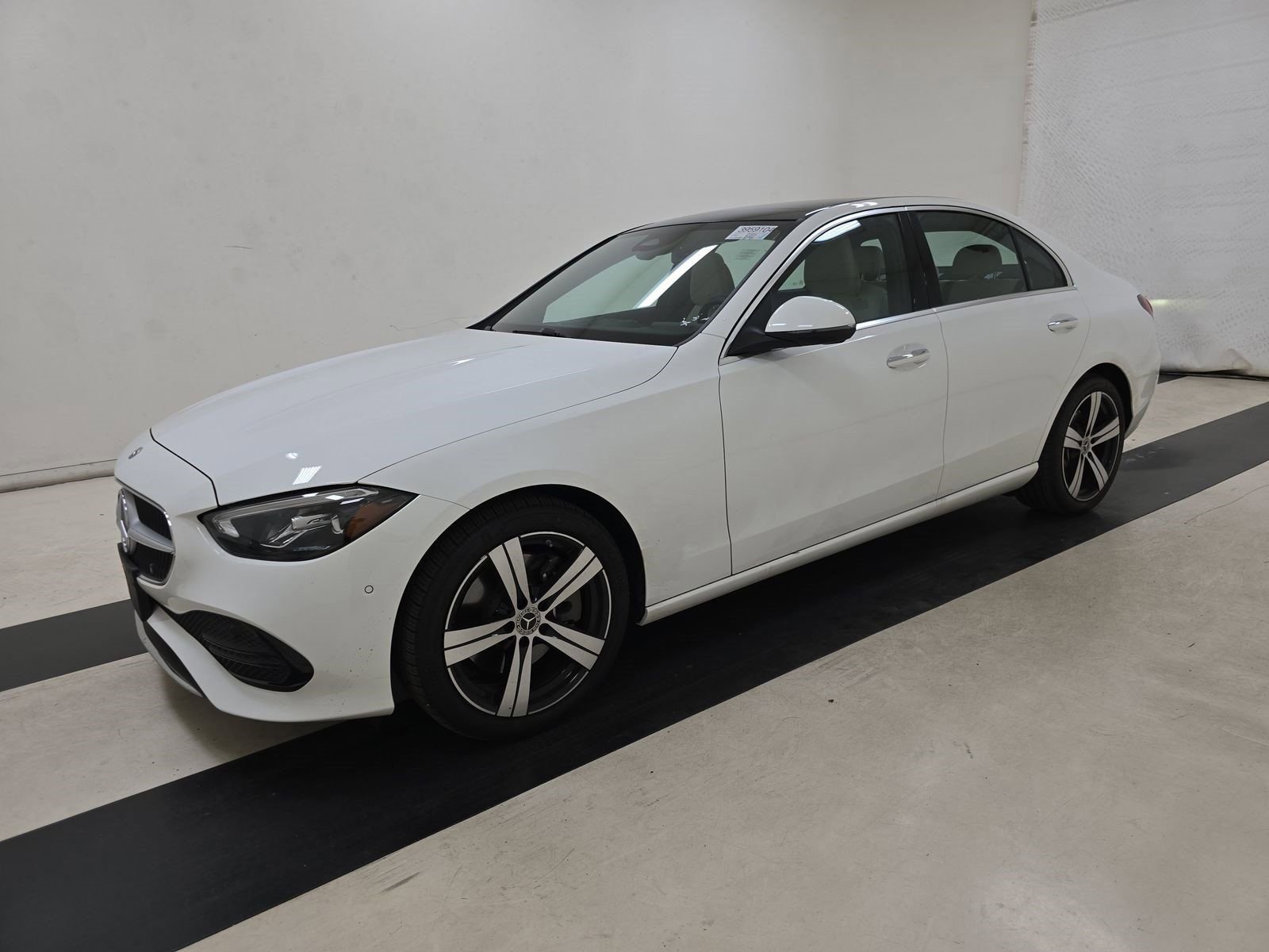 Used 2025 Mercedes-Benz C 300 Sedan image 4