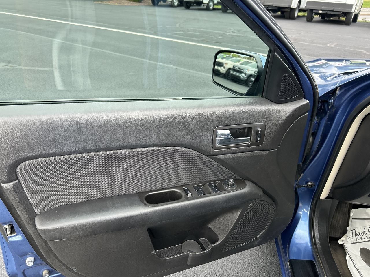Used 2010 Ford Fusion SE FWD image 18