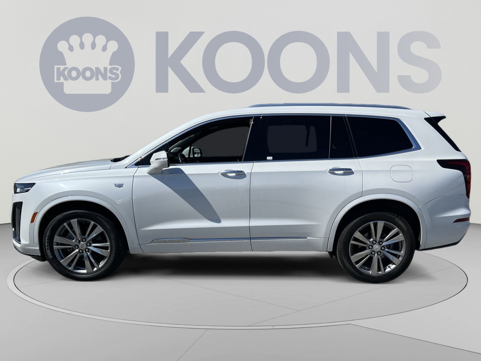 Used 2023 Cadillac XT6 Premium Luxury AWD/4WD image 2