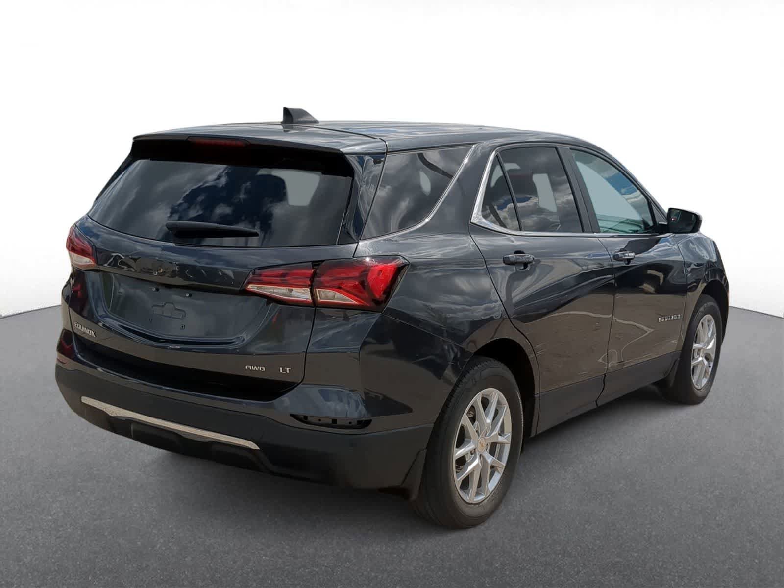 Used 2023 Chevrolet Equinox LT AWD/4WD image 8
