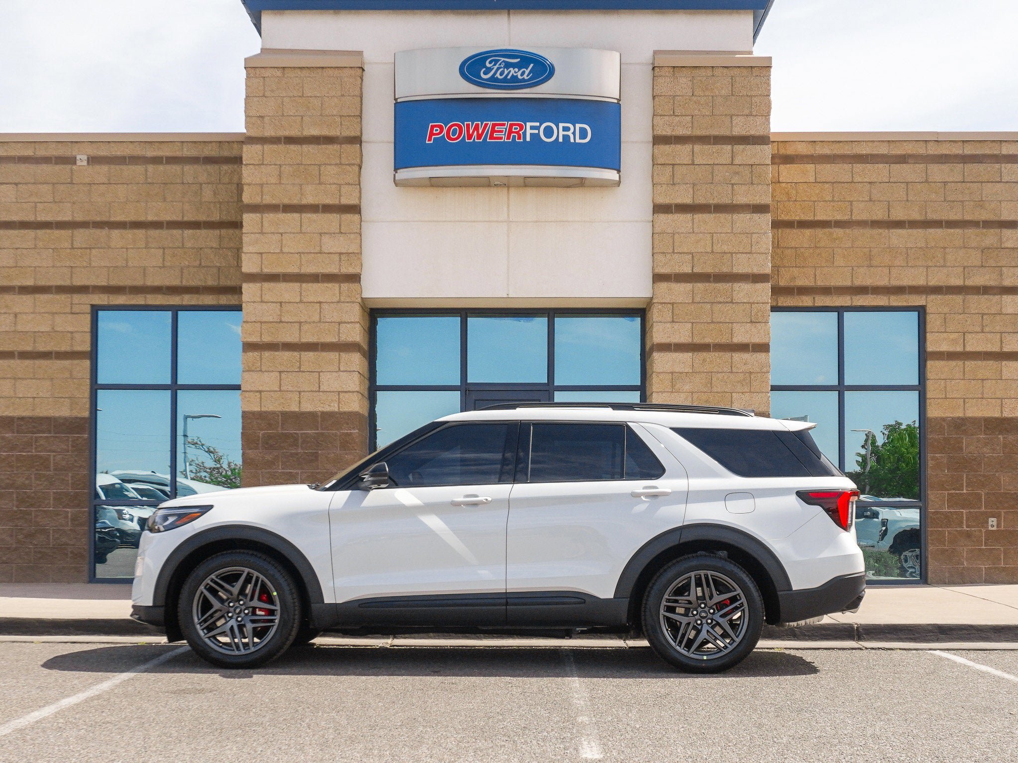 New 2026 Ford Explorer ST AWD/4WD image 9