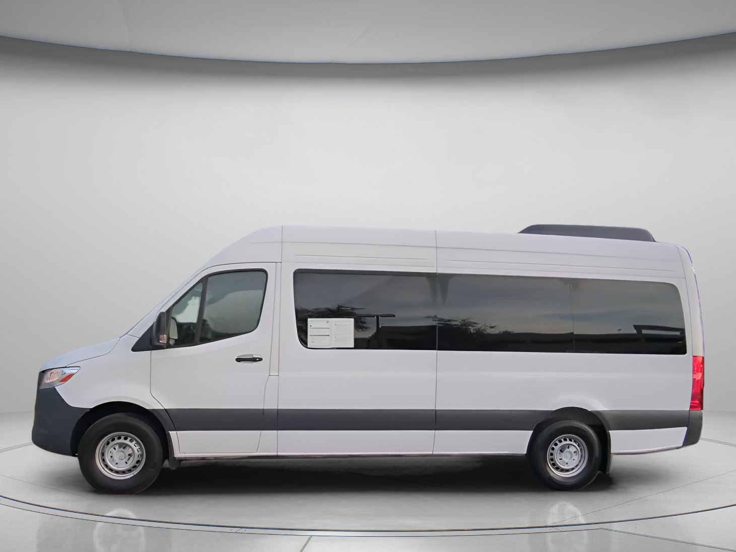 Used 2025 Mercedes-Benz Sprinter 2500 image 13