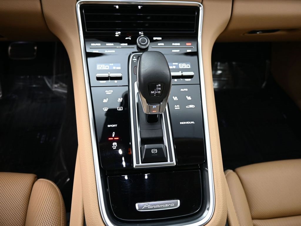 Used 2018 Porsche Panamera 4S image 21