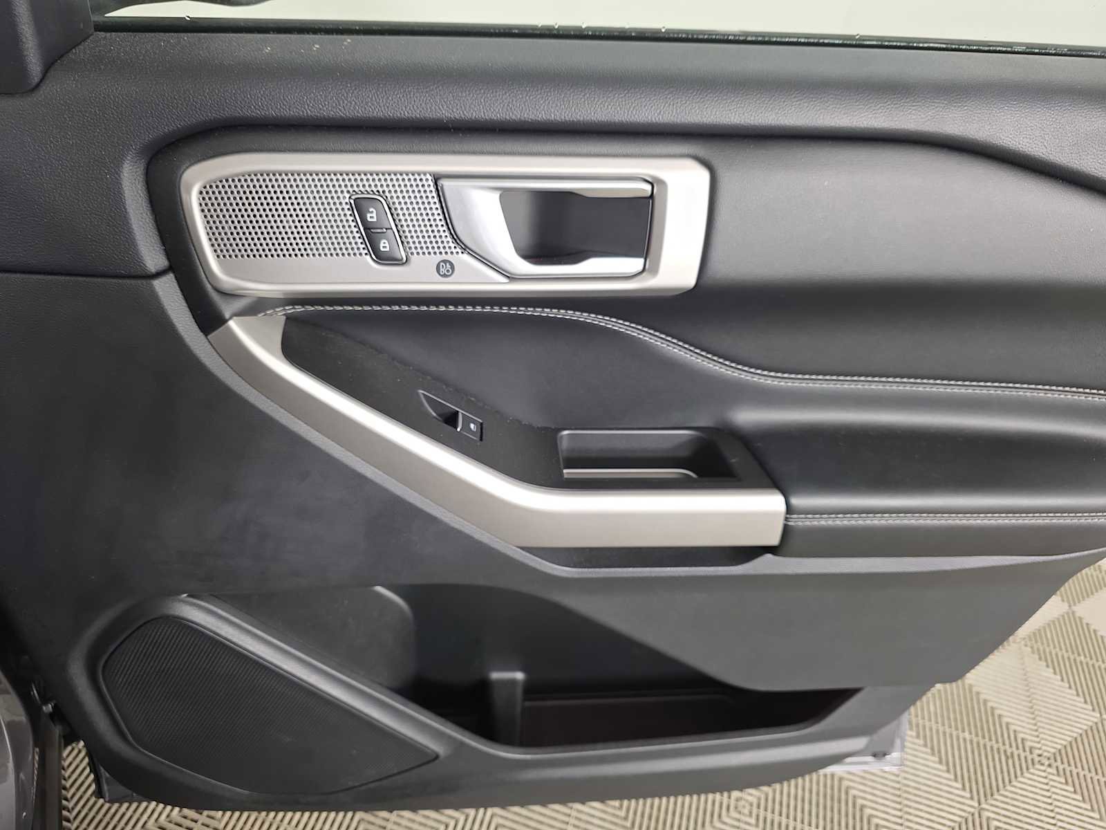 Used 2022 Ford Explorer Limited w/ Equipment Group 301A image 34