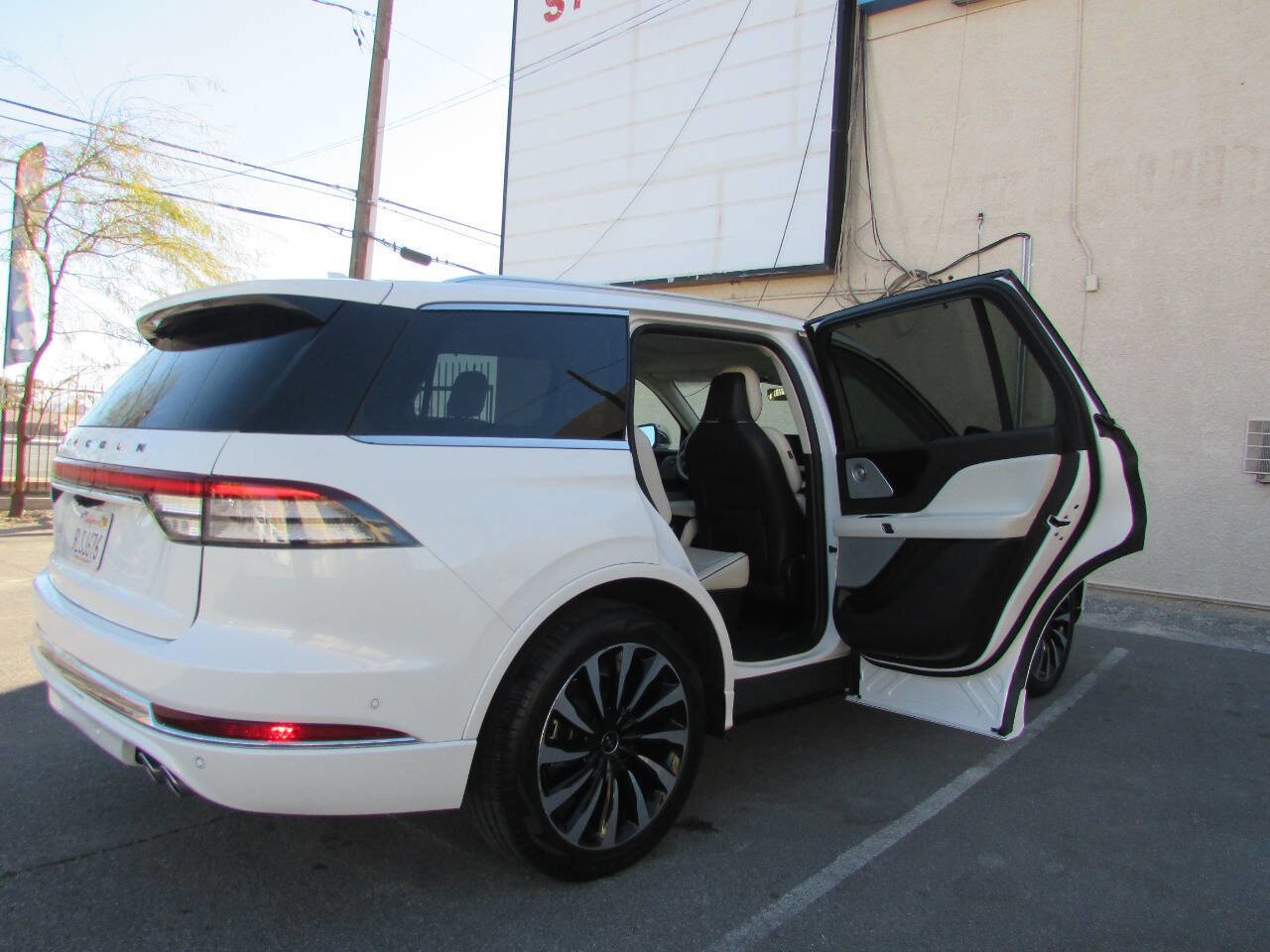 Used 2020 Lincoln Aviator Black Label Grand Touring w/ Class IV Trailer Tow Package image 18