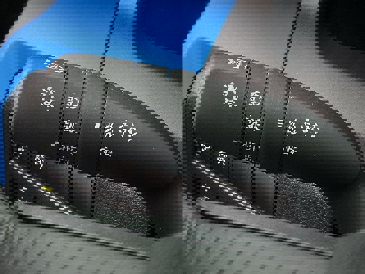 Used 2025 Toyota Tacoma TRD Off-Road AWD/4WD image 29