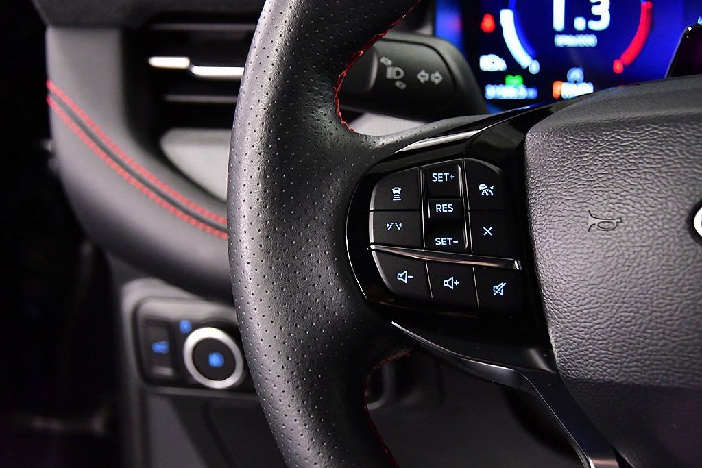 Used 2025 Ford Explorer ST-Line image 18