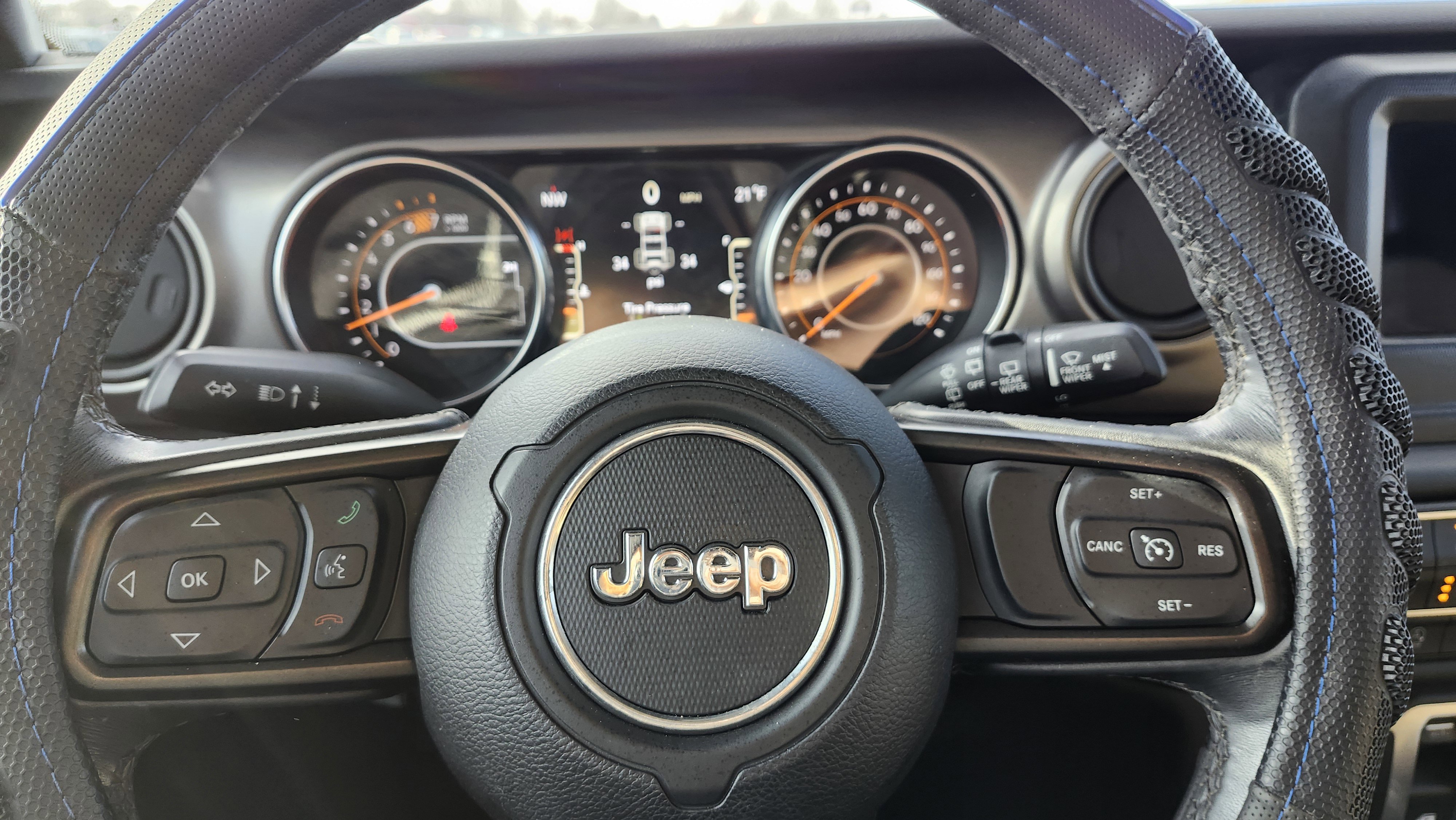 Used 2019 Jeep Wrangler Sport S image 17