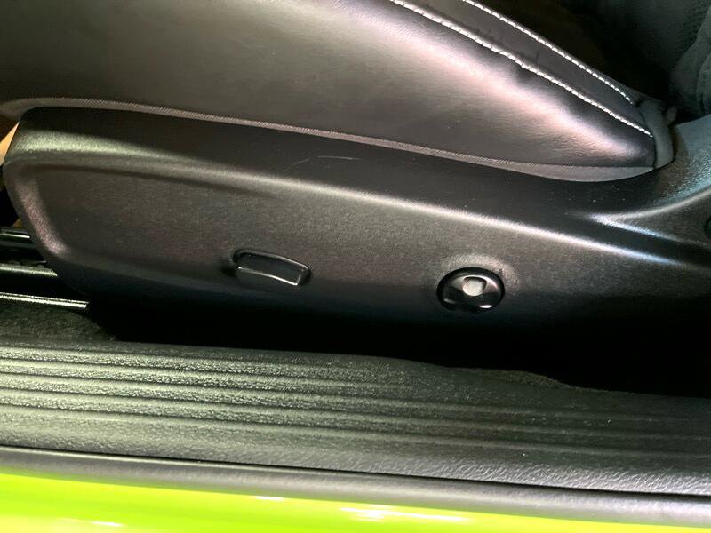Used 2015 Dodge Challenger SRT Hellcat image 29