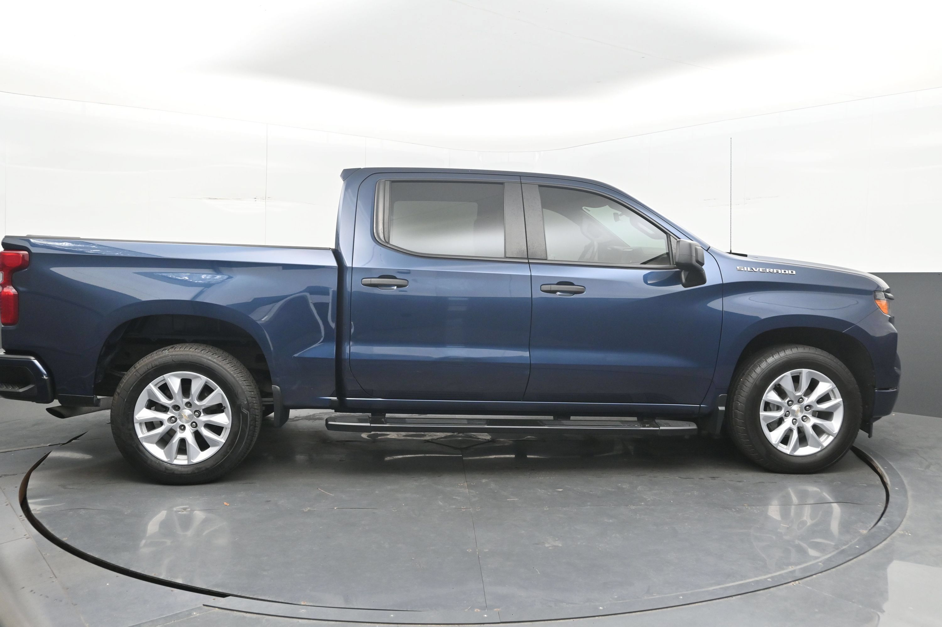Used 2022 Chevrolet Silverado 1500 Custom RWD image 10