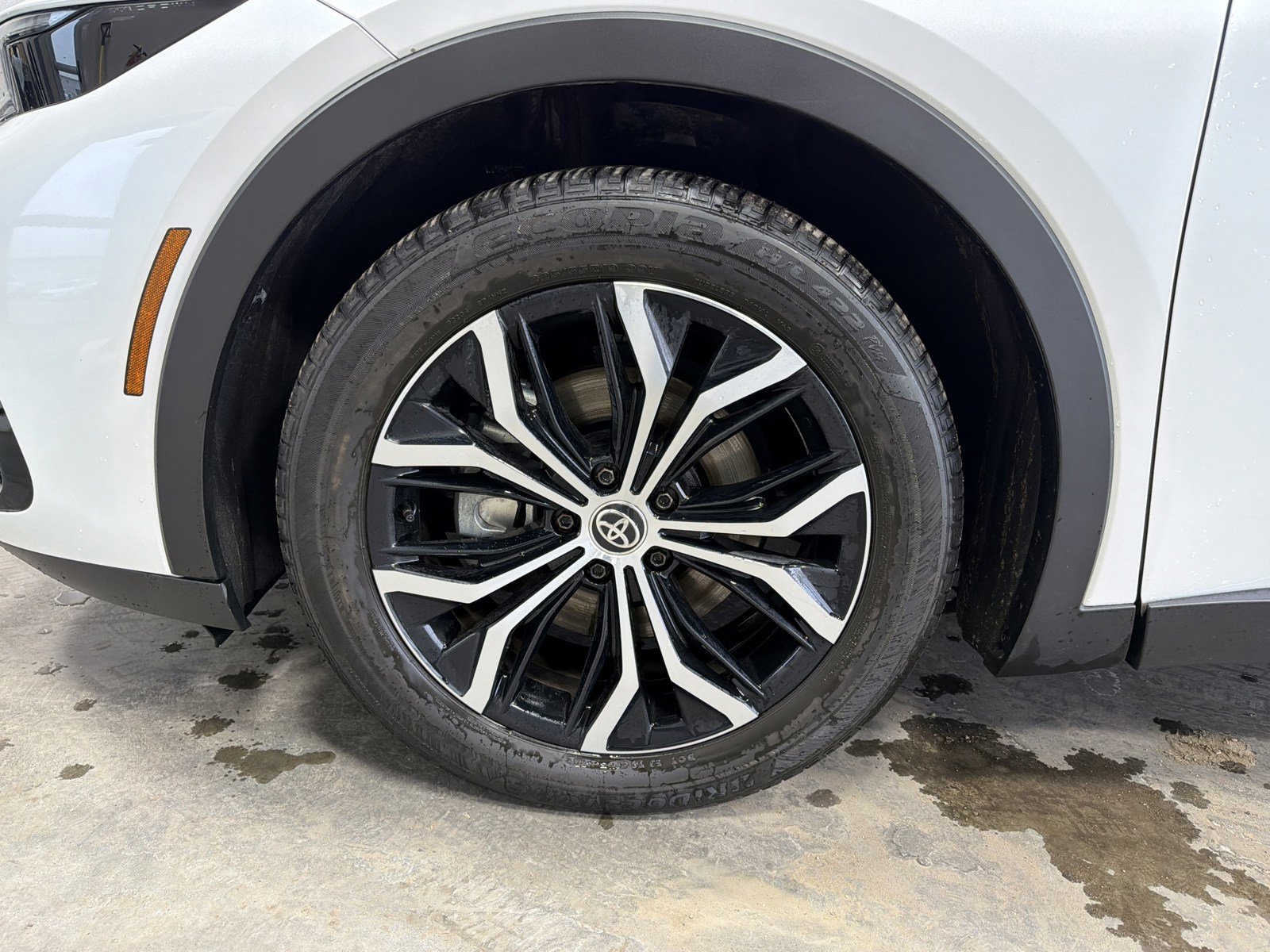 Used 2023 Toyota Crown XLE image 15