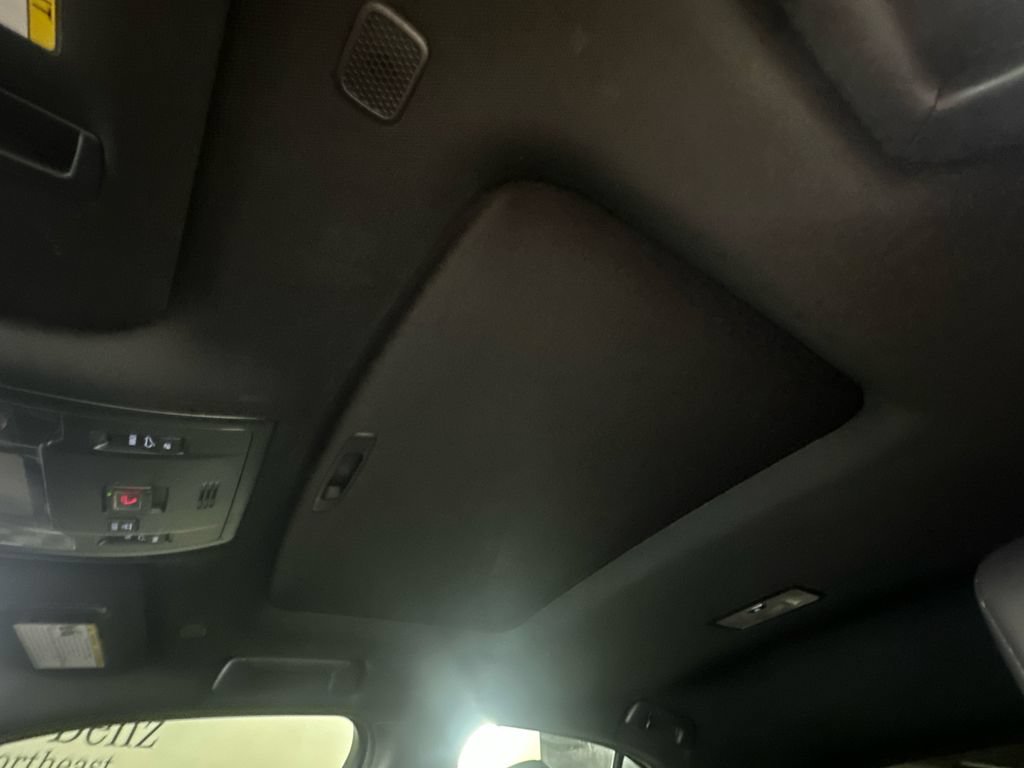 Used 2024 Lexus UX 250h AWD w/ Premium Package image 32