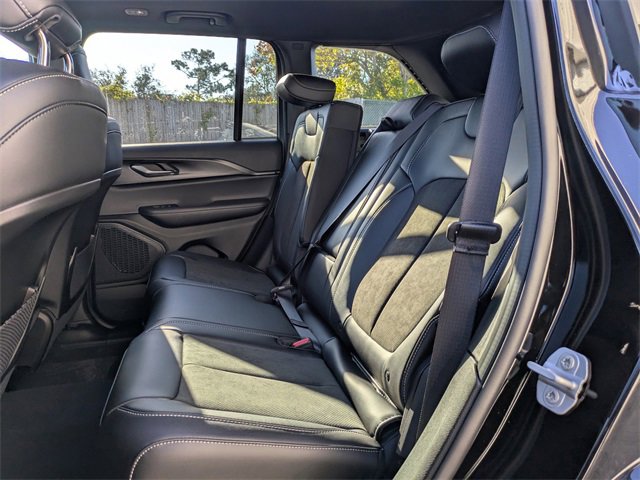 New 2025 Jeep Grand Cherokee Altitude image 14