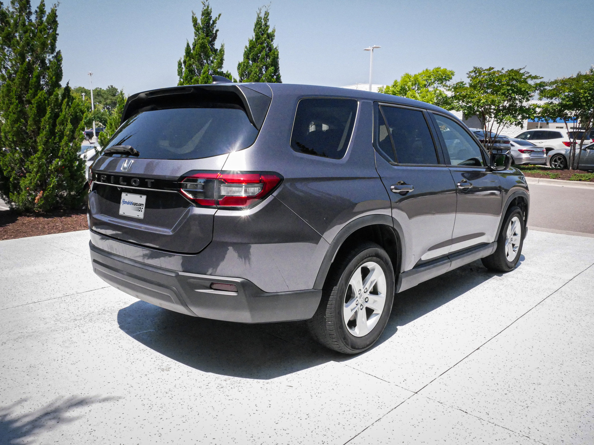Used 2023 Honda Pilot LX image 11