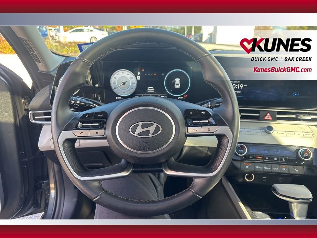 Used 2025 Hyundai Elantra Limited image 20