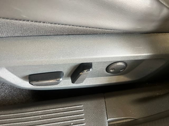 Certified 2025 Nissan Rogue SV w/ SV Premium Package FWD image 8