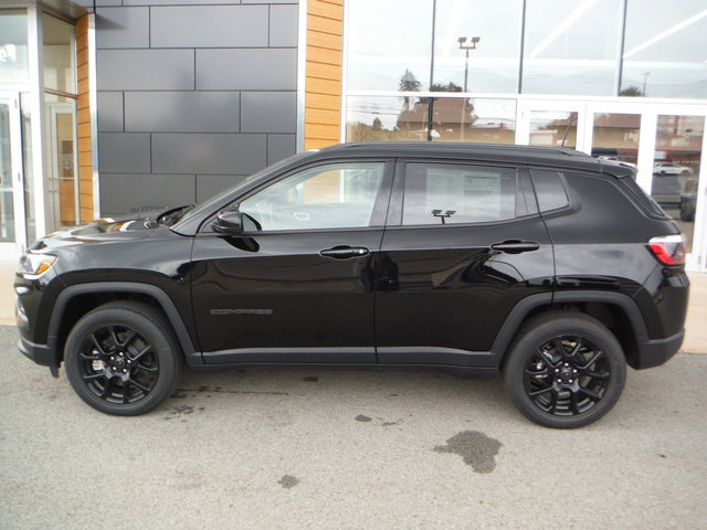 New 2026 Jeep Compass Latitude AWD/4WD image 3
